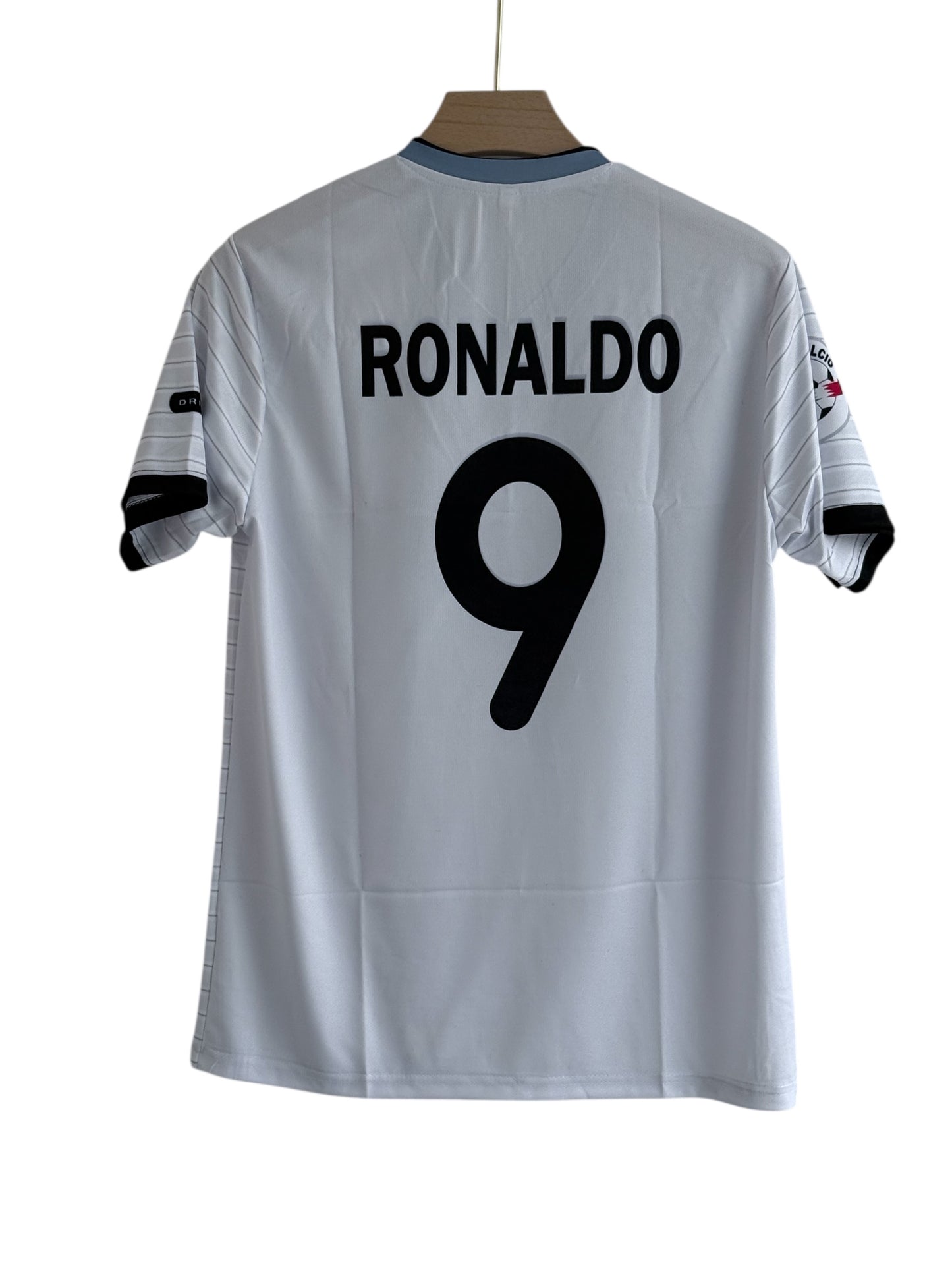 Ronaldo 9 Inter milan 2000/01 Away