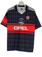 Matthaus-10 Bayern 1997/99 Five sleeve collar and embroidery