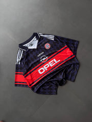 Matthaus-10 Bayern 1997/99 Five sleeve collar and embroidery
