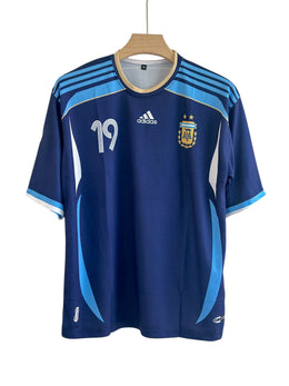 Messi-19 Argentina 2006/07 Five sleeve