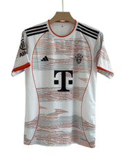 Muller-25 Bayern 2015/26