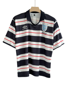 Beckham-07 England 1999/00 Five sleeve with classic collar