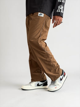 Premium straight-fit track pants for a clean, modern look. A2 full brown